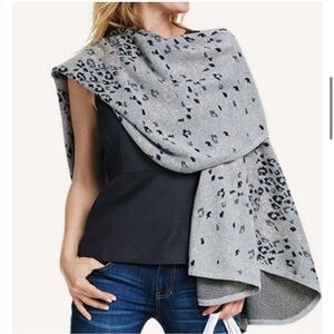 CABI | Neutral Grey Cozy Chic GiGi Animal Print Knit Layering Wrap | Size OS